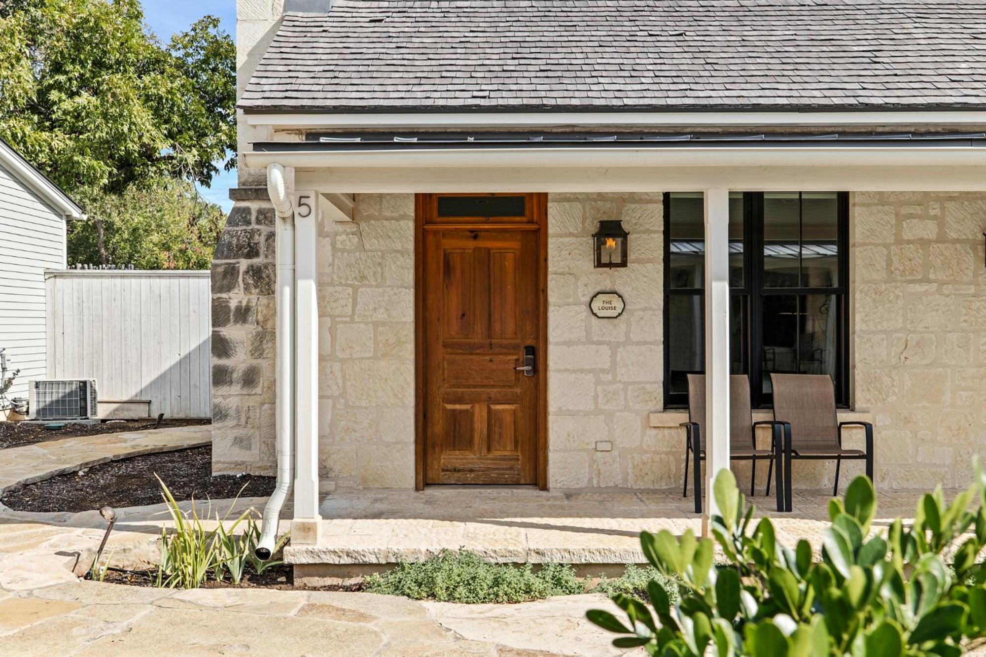 Blacksmith Quarters Fredericksburg Exterior foto